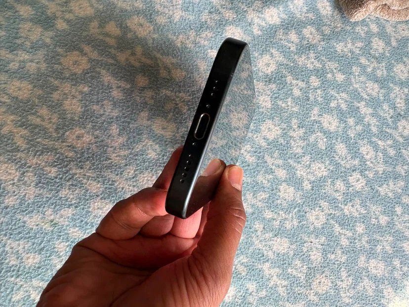 Iphone 15 Pro - photo 2