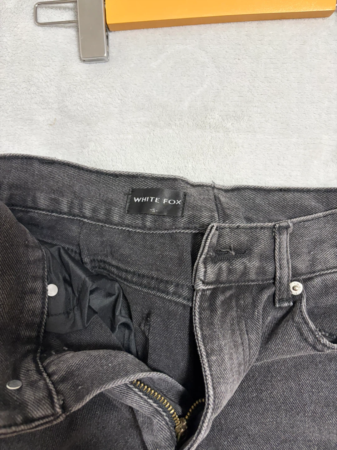 White Fox distressed black denim jeans - photo 3