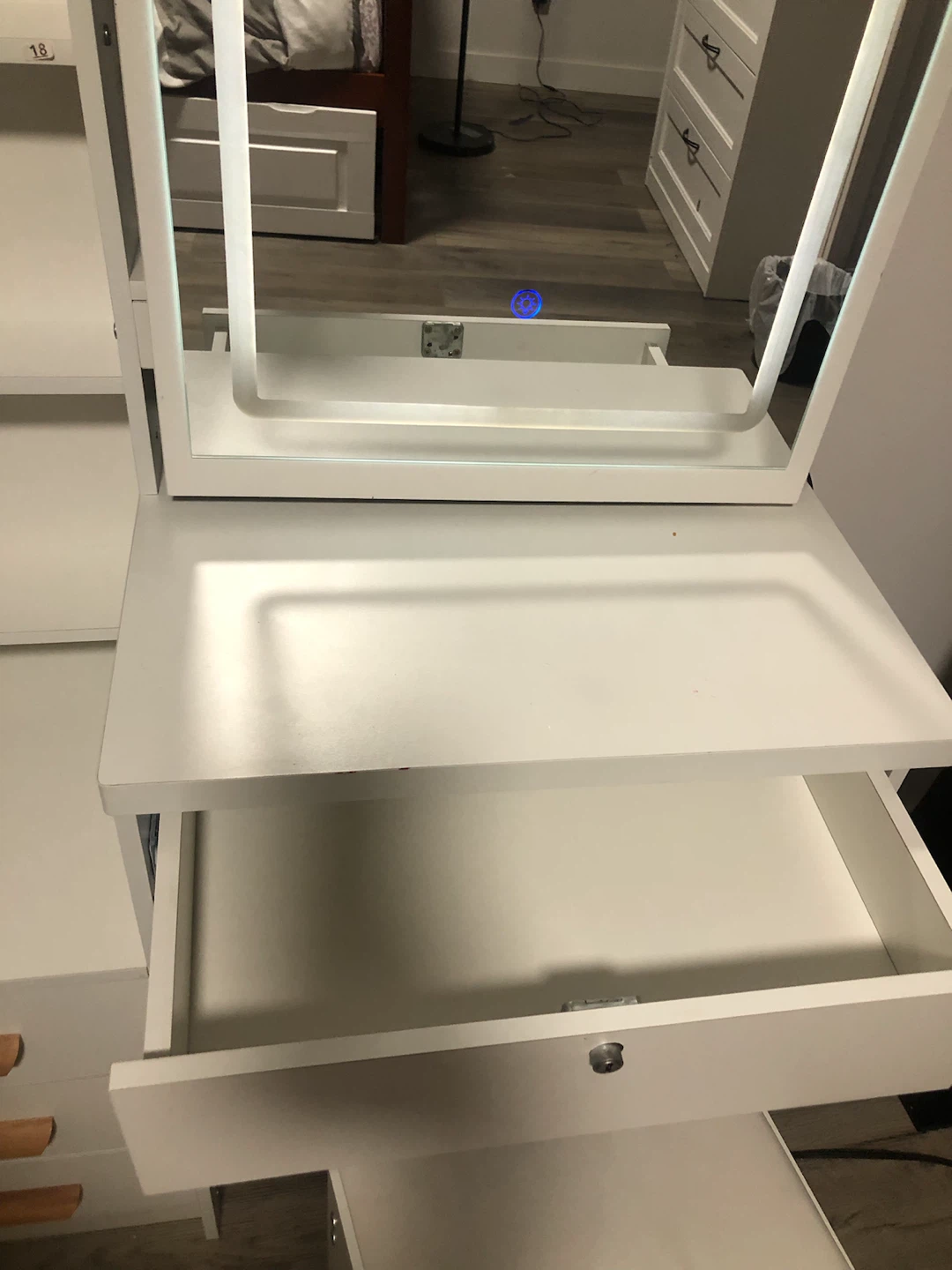 White Vanity Table with Lighted Mirror and Stool - photo 3