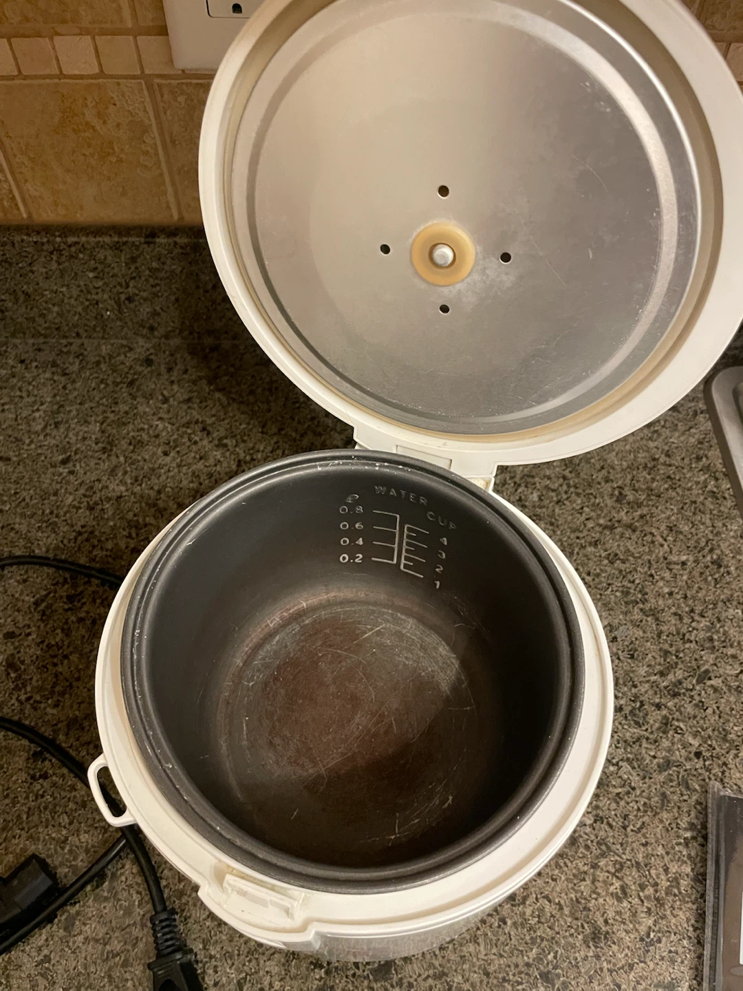 White Rice Cooker with Spoon - photo 3