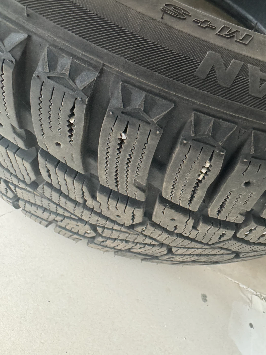 225/45R17 Set of 4 IRONMAN Winter Tires - photo 3