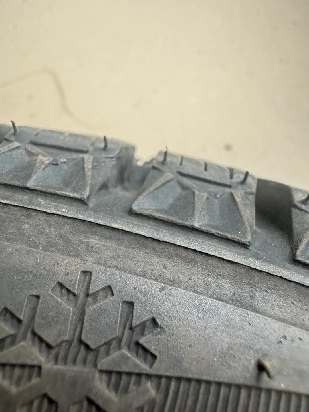 225/45R17 Set of 4 IRONMAN Winter Tires - photo 4