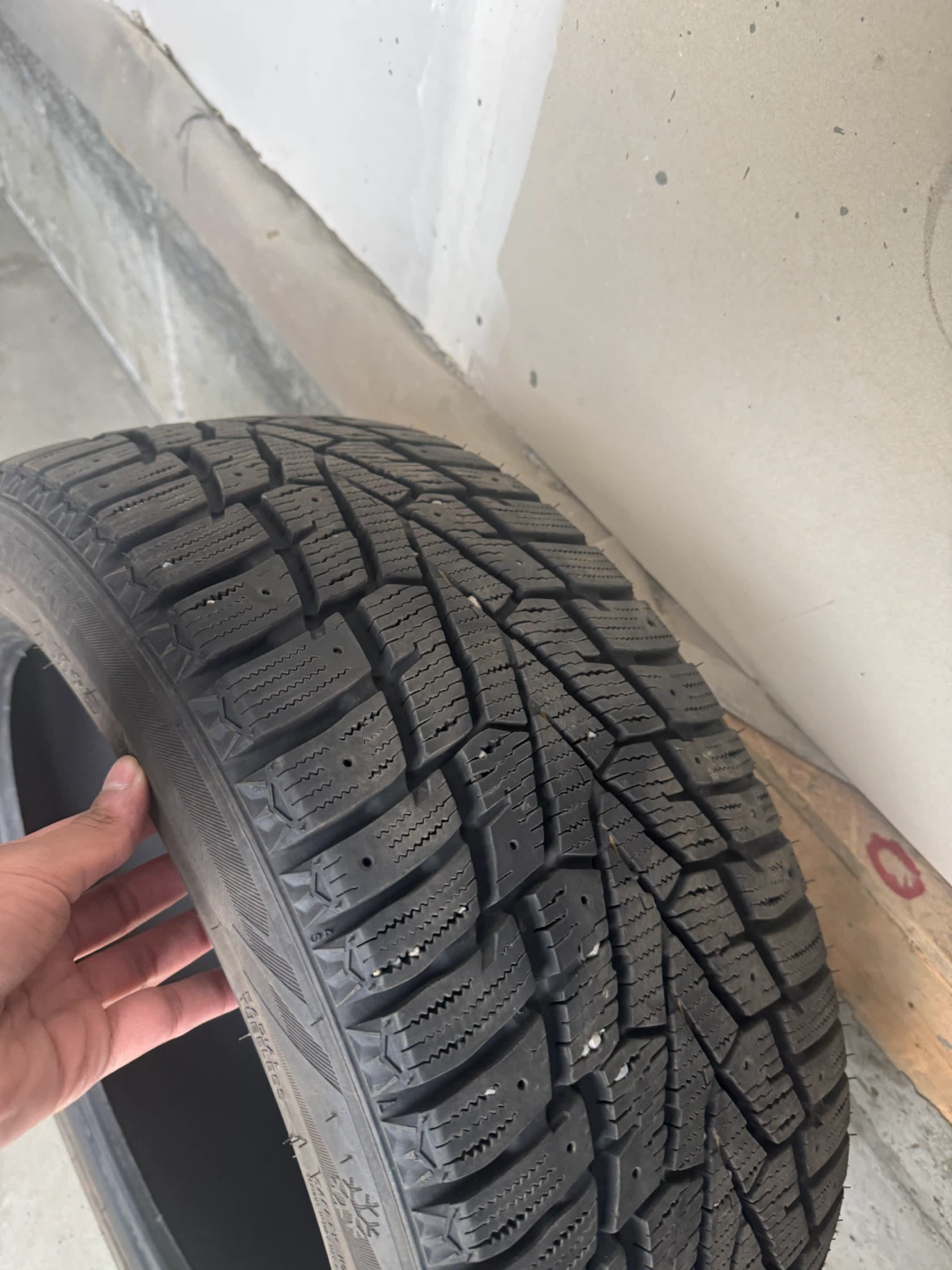 225/45R17 Set of 4 IRONMAN Winter Tires - photo 5