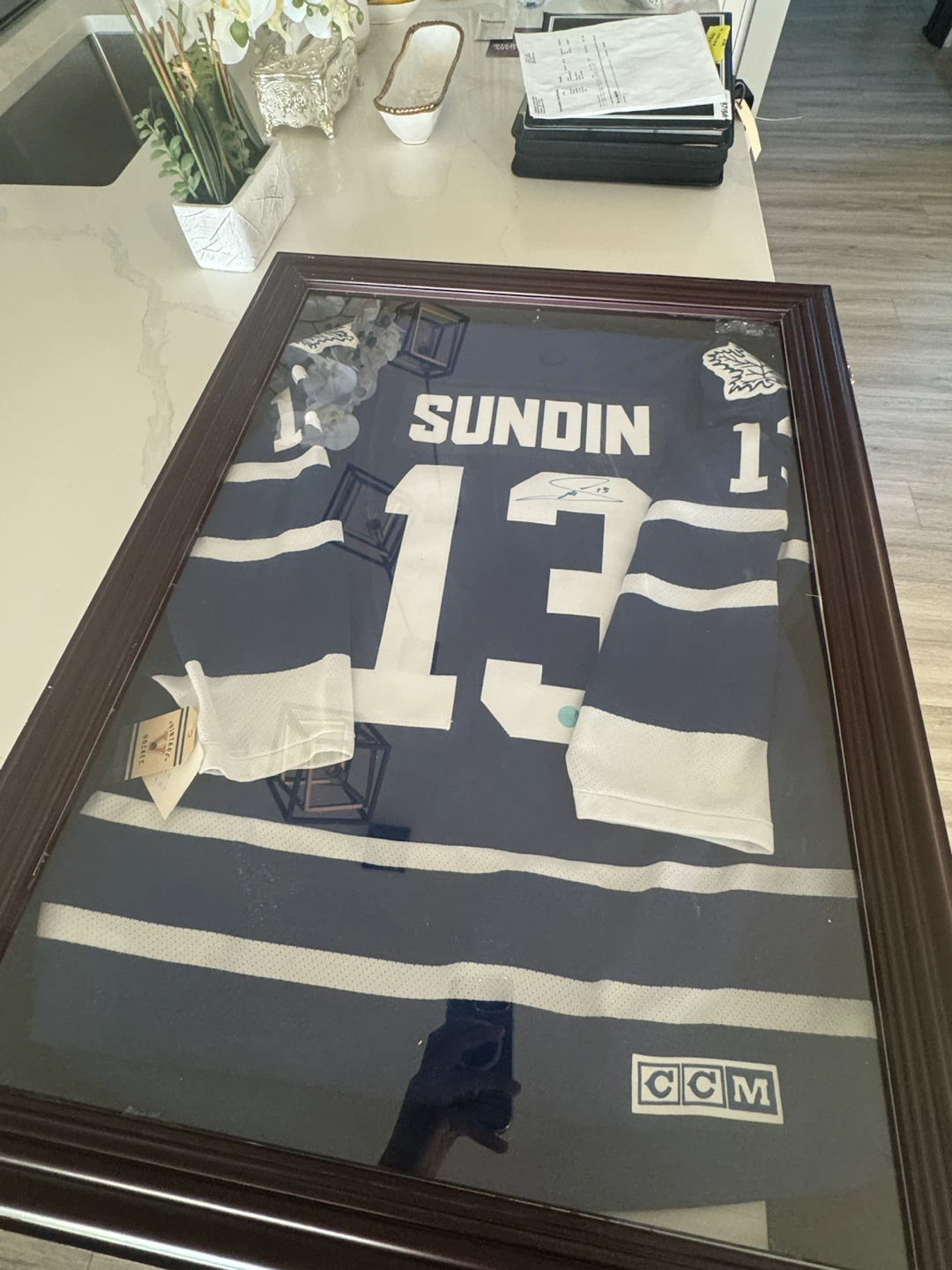 Autographed Mats Sundin Toronto Maple Leafs Jersey - photo 2