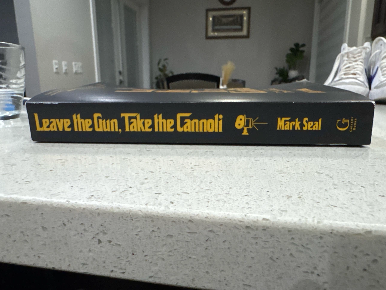 Leave the Gun, Take the Cannoli by Mark Seal - photo 3