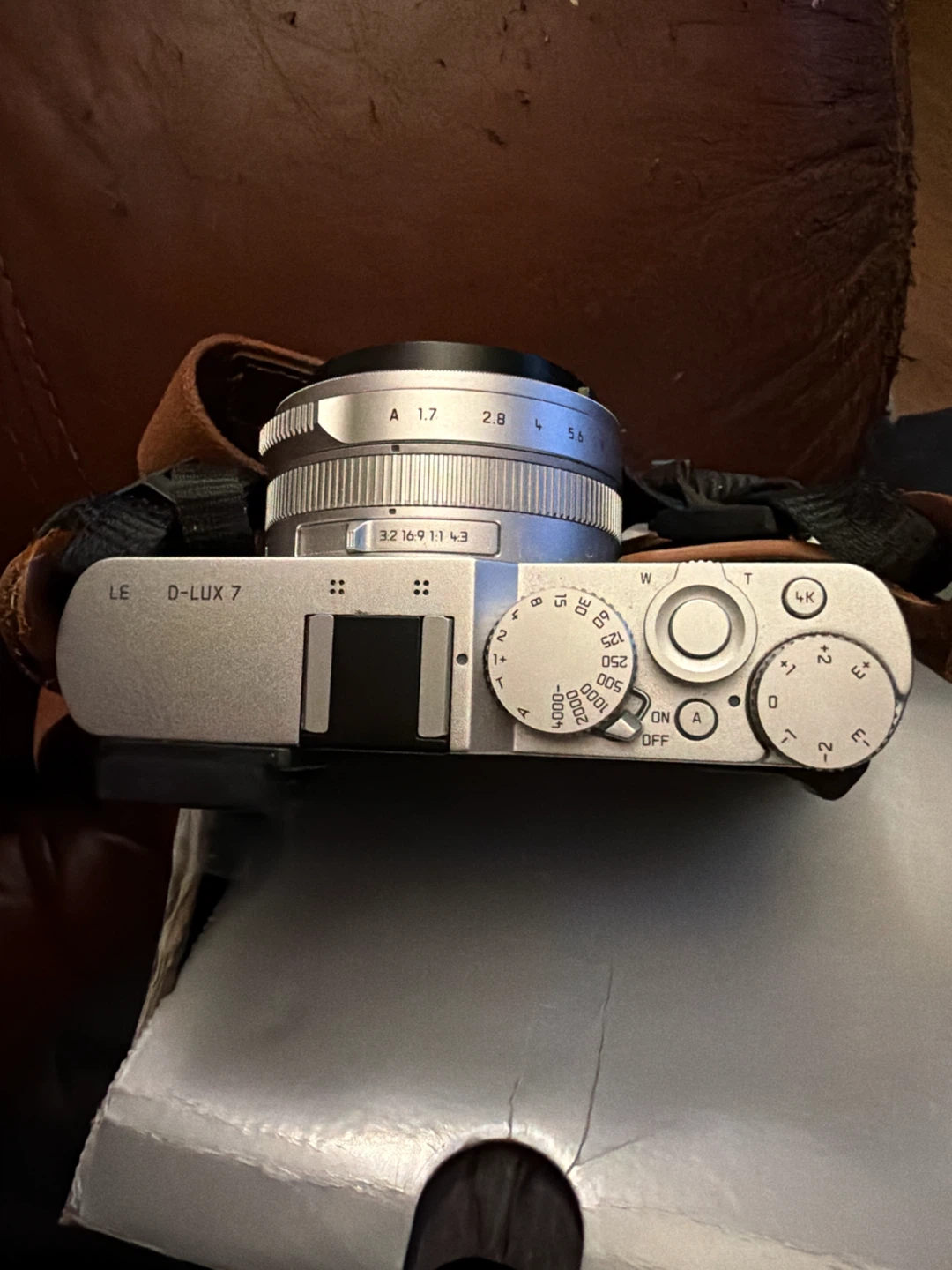 Leica Camera with Leather Case - photo 3