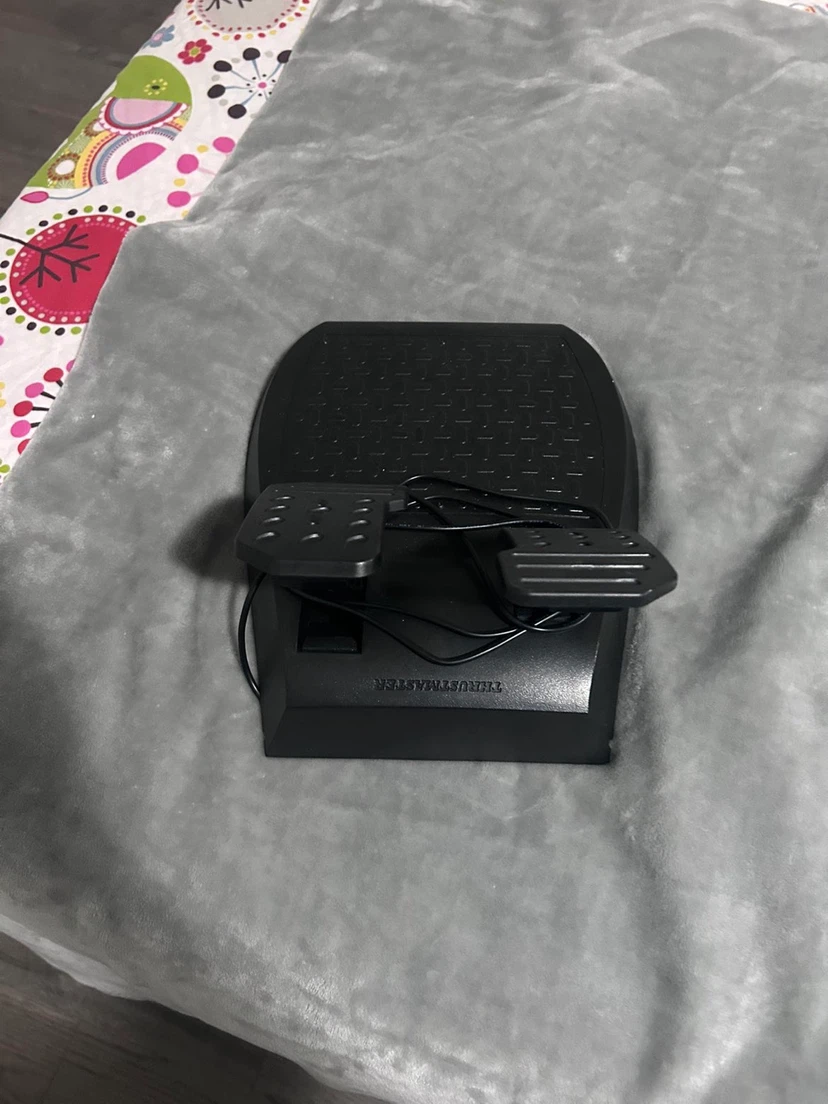 Thrustmaster T80 Racing Wheel and Pedals - photo 2