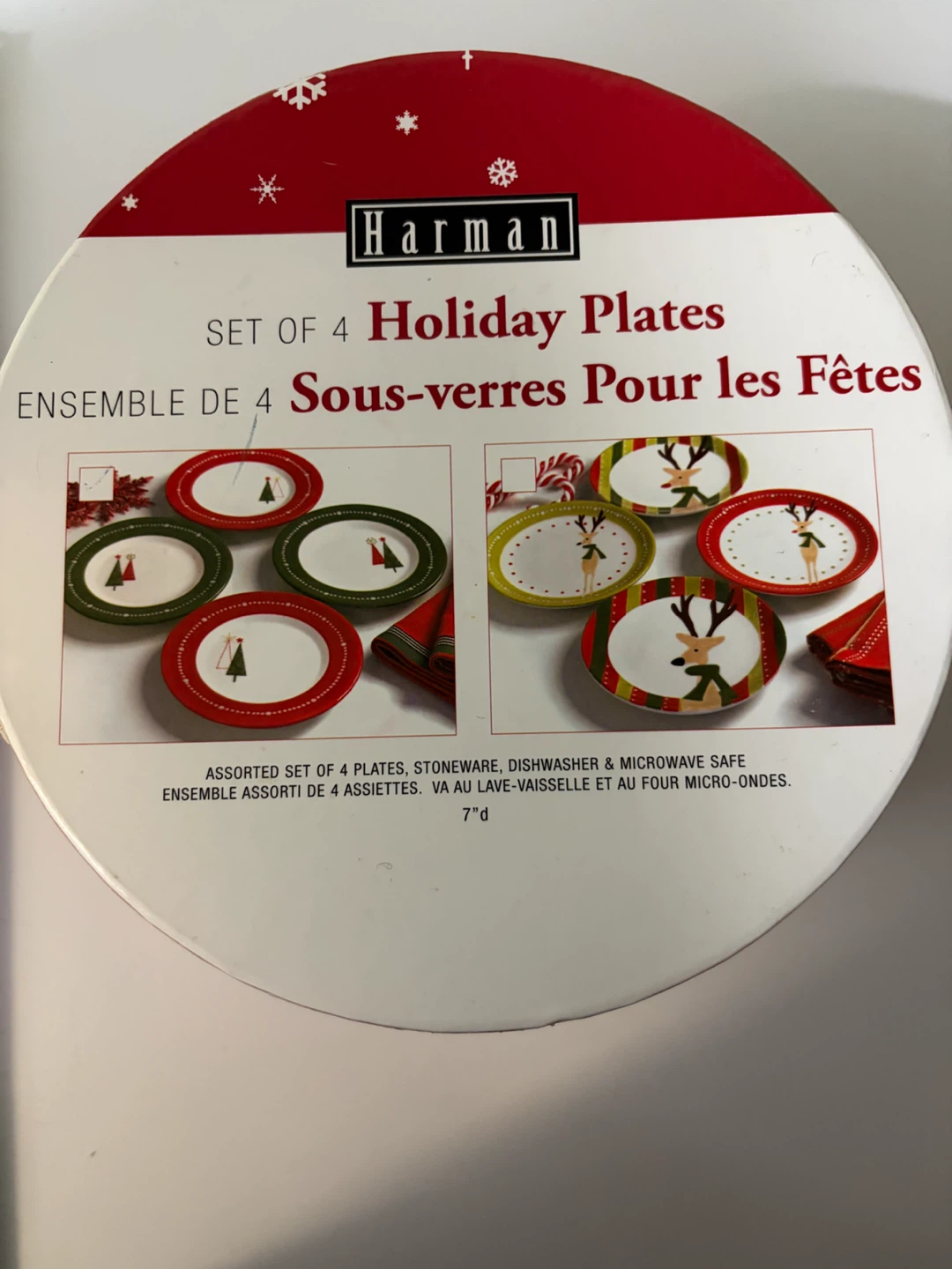 Set of 4 holiday plates