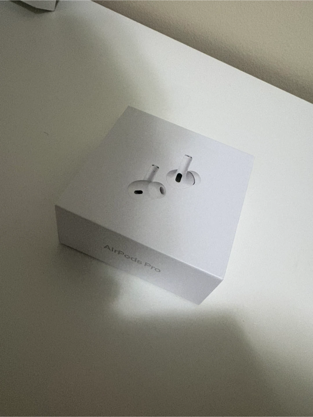 Apple AirPods Pro (2nd Gen) with MagSafe Charging Case - photo 3