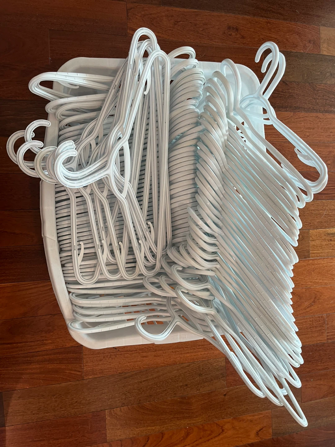 95 white plastic hangers