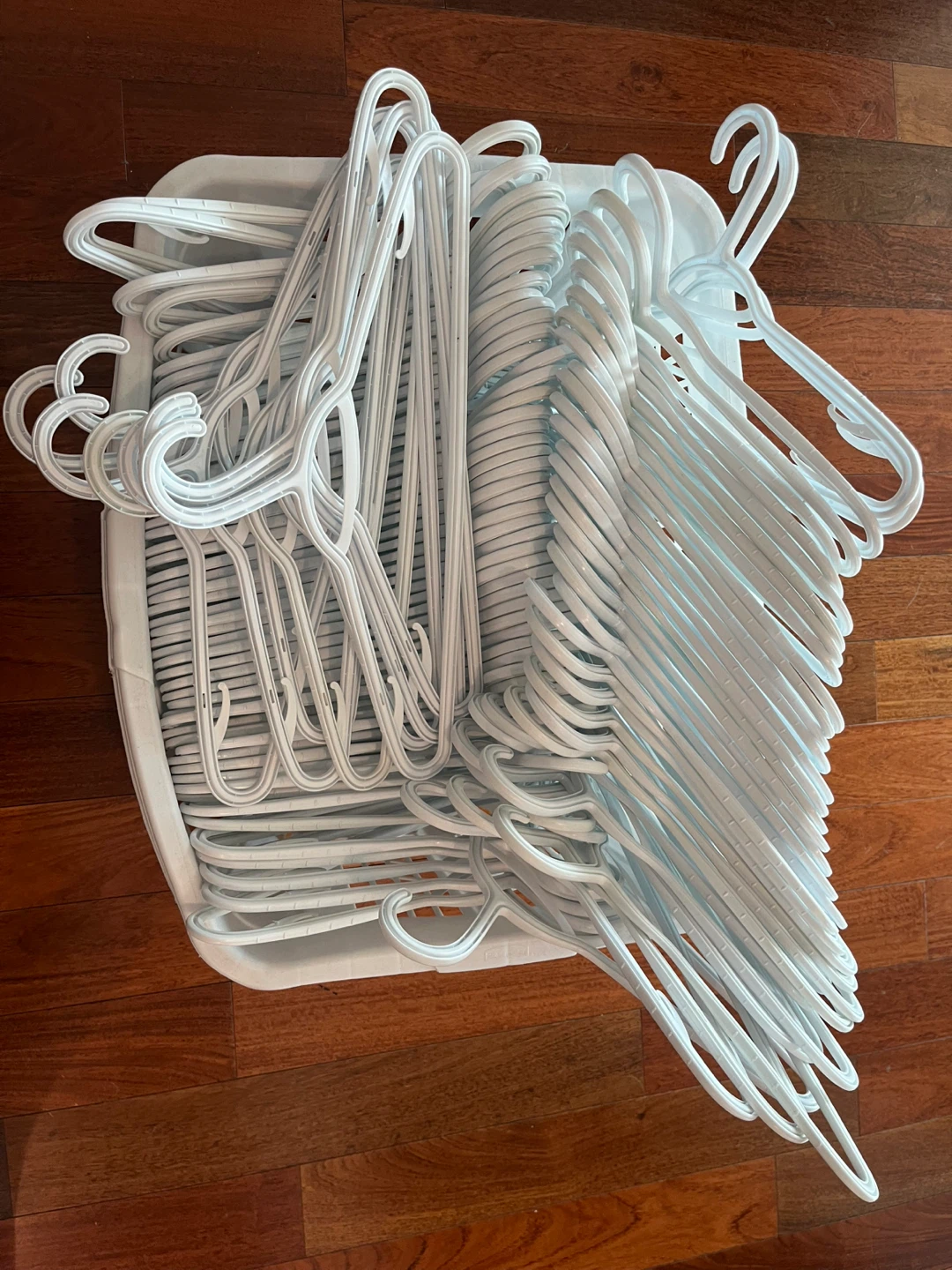 95 white plastic hangers - photo 2