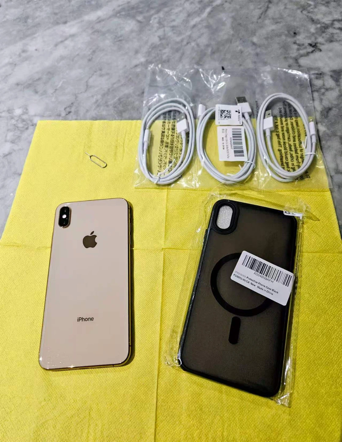 iPhone XS Max - Gold - NEED TO SELL EVERYTHING