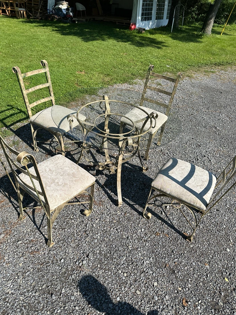 48” Round Metal Glass Dining Set (CAN DELIVER)