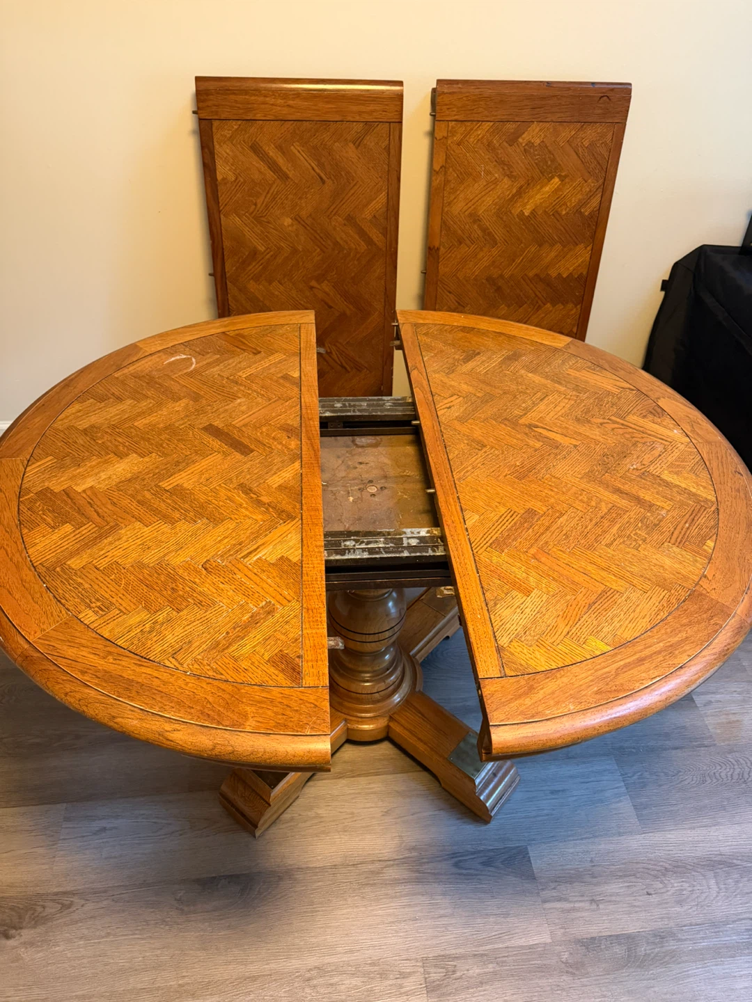 Round Oak Dining Table with Leaves
