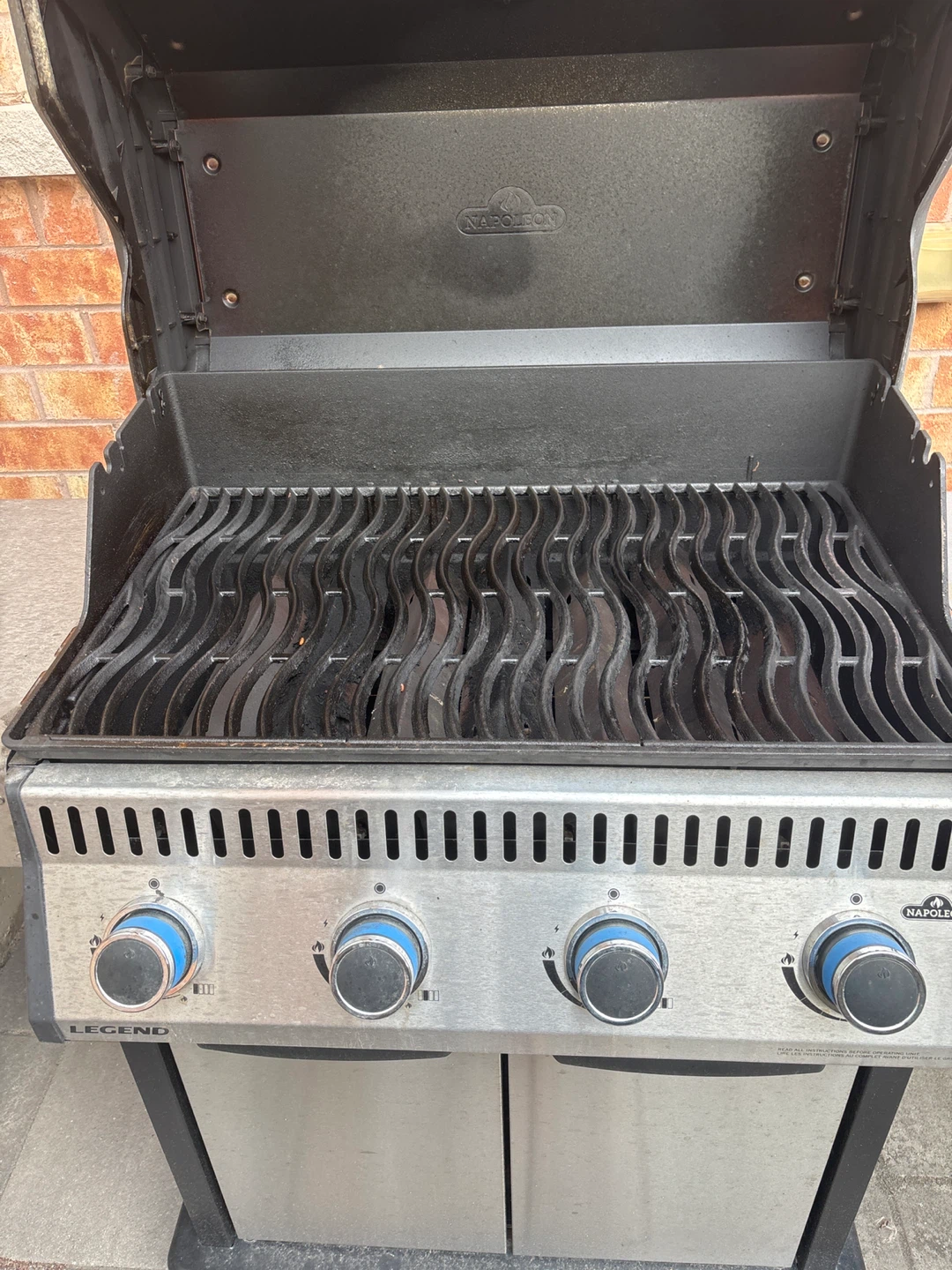 Napoleon Legend 4-Burner Propane Grill - photo 2