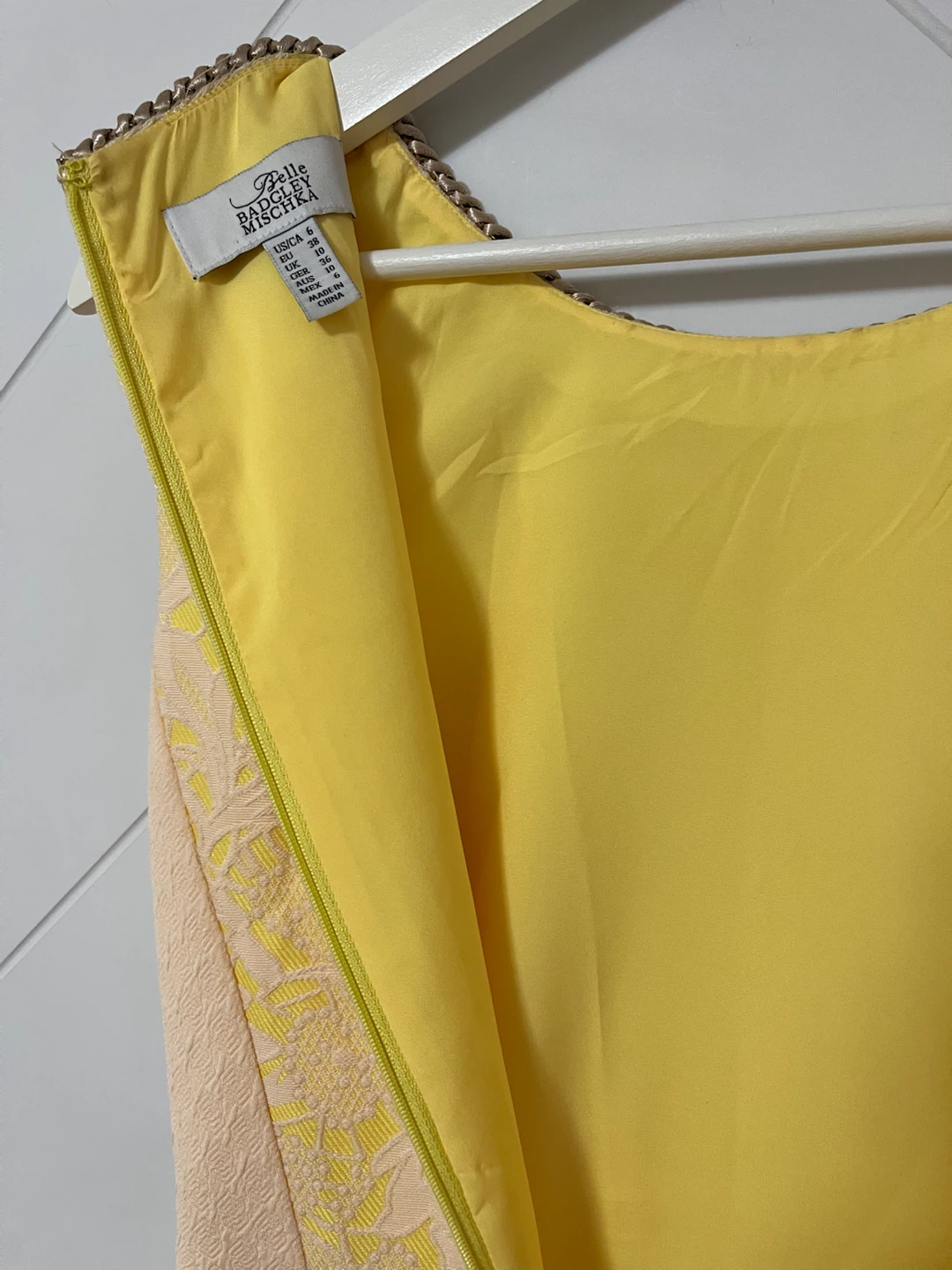 Belle Badgley Mischka Yellow Lace Detail Dress - photo 5