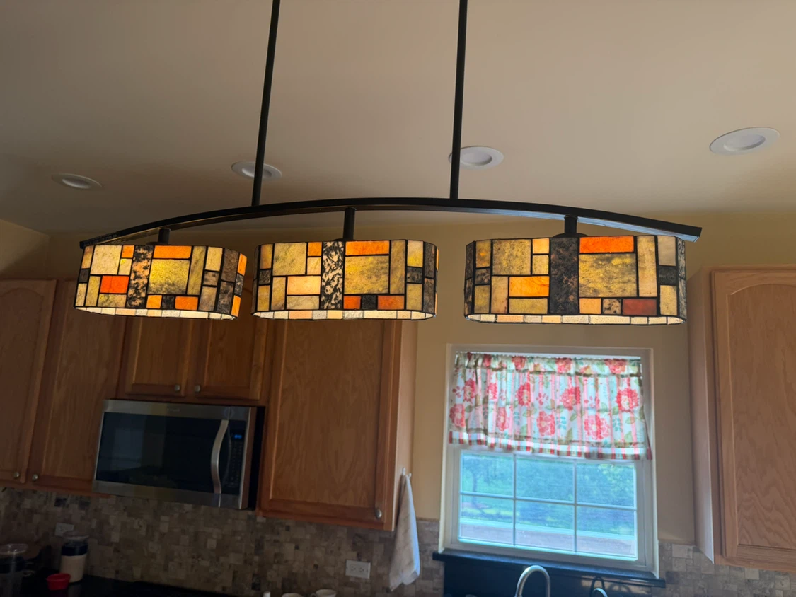 Beautiful 3 light island pendant light in stained glass