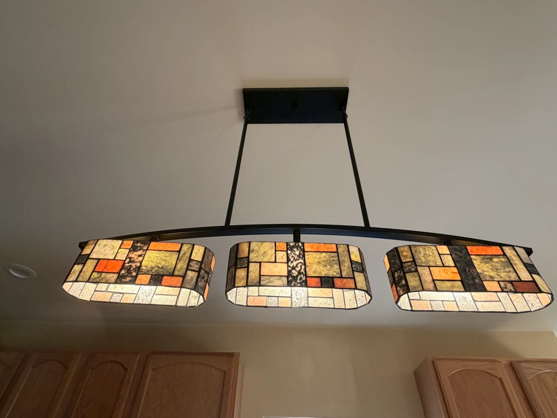 Beautiful 3 light island pendant light in stained glass - photo 3