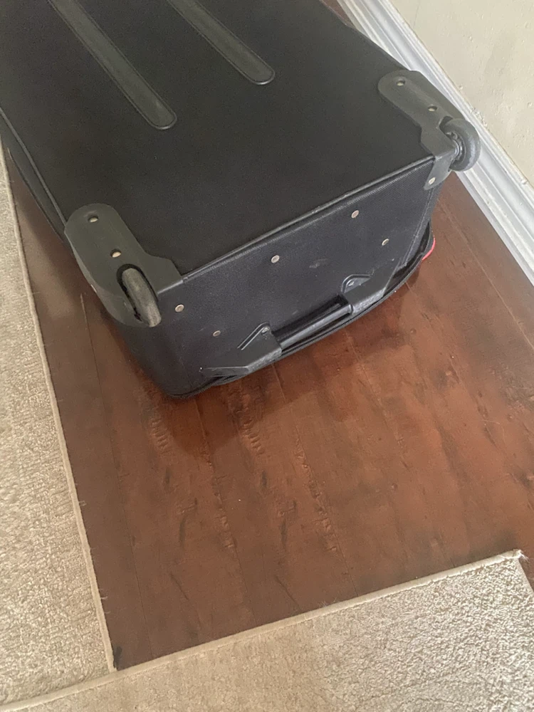 Jetstream Black Rolling Large Suitcase h:31-w:19-d:10 inches - photo 3
