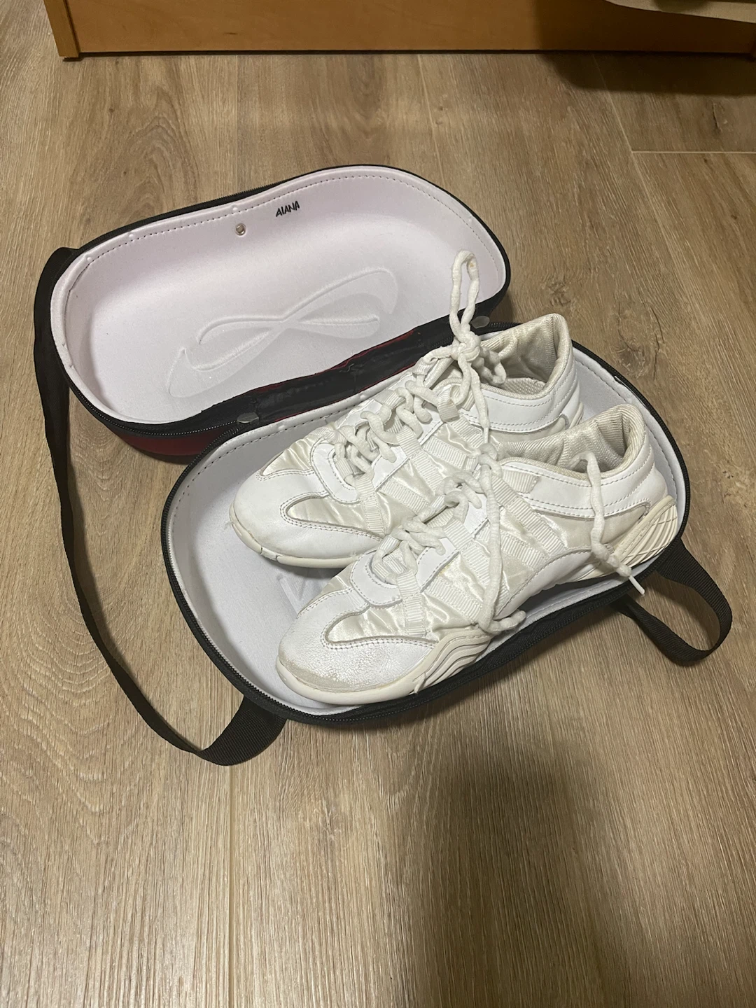 White Cheerleading Shoes with Carrying Case - photo 2