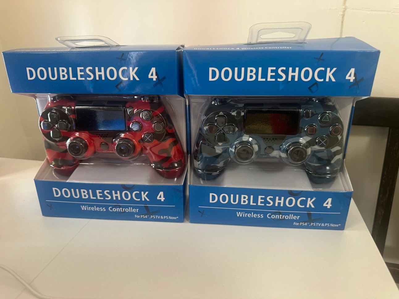 DoubleShock 4 Wireless Controller (Red Camo ,Blue Camo)