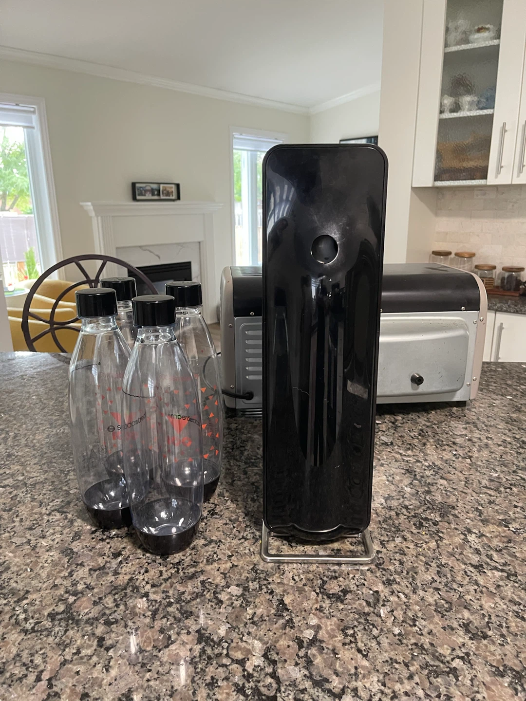 SodaStream Sparkling Water Maker with Bottles and CO2 Cylinder - photo 2