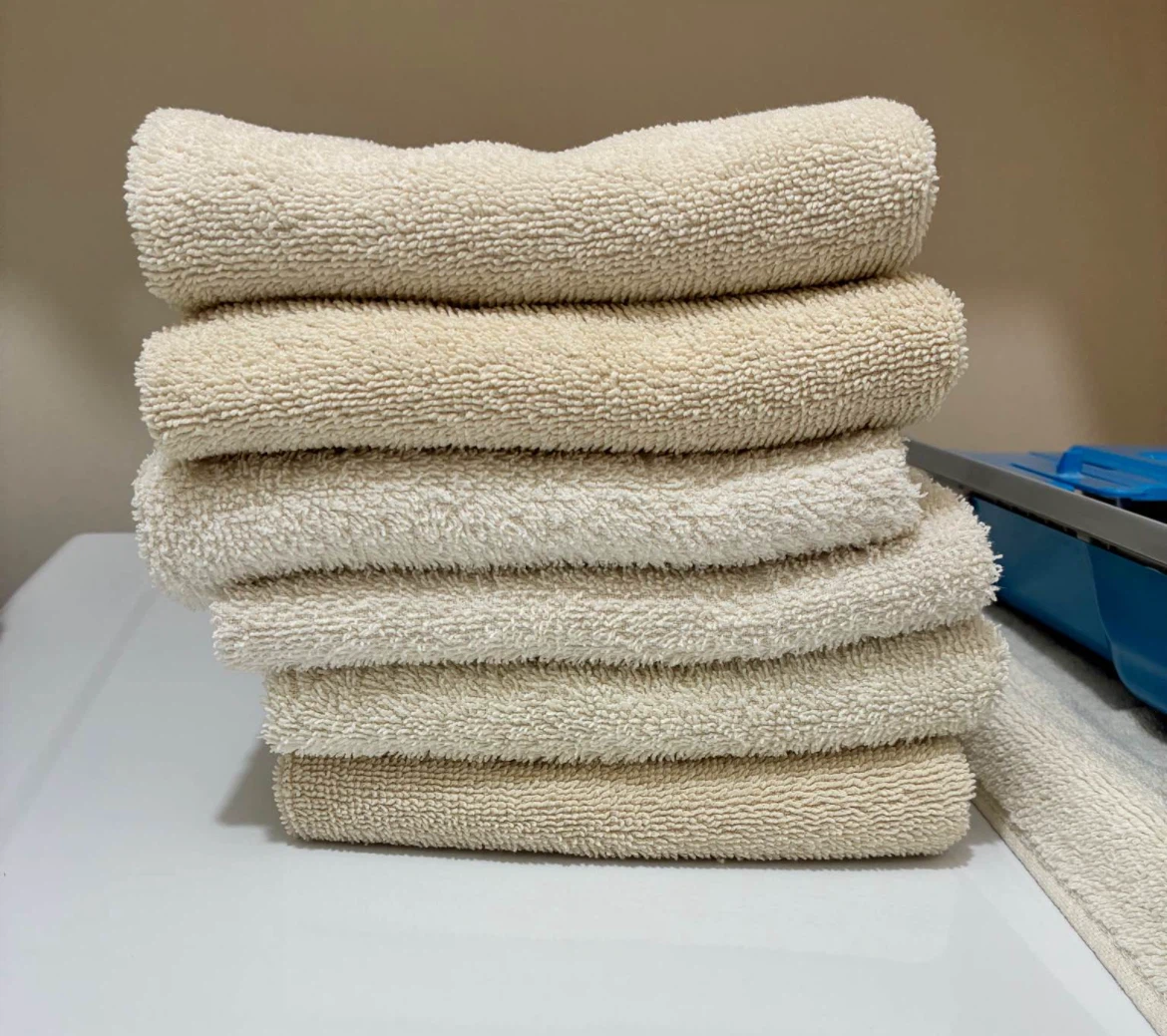 6 hand towels