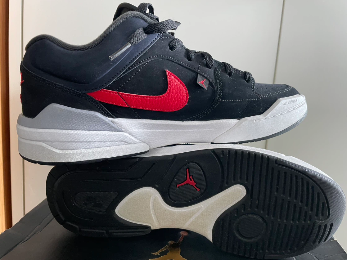 Jordan Air Jordan 1 Mid Men's Shoes