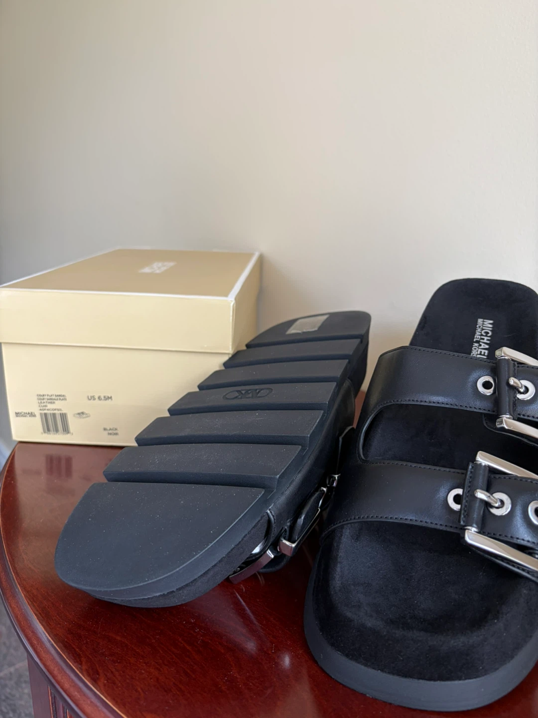 Michael Kors Black Leather Slides 6.5 - photo 2