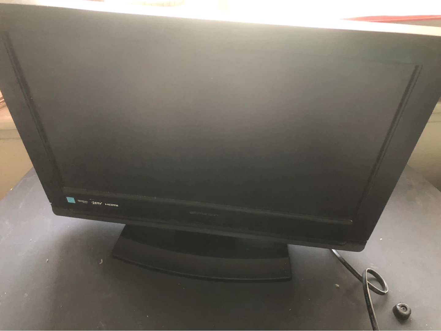 Emerson LC190EM1 19-inch LCD TV - photo 2