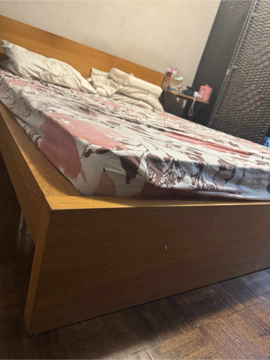 Queen Size Bed wooden Frame and Matress - photo 2