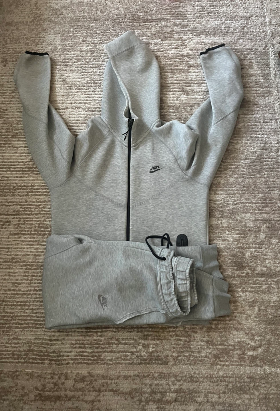 Nike Tech Fleece Full Zip Hoodie and Jogger Set