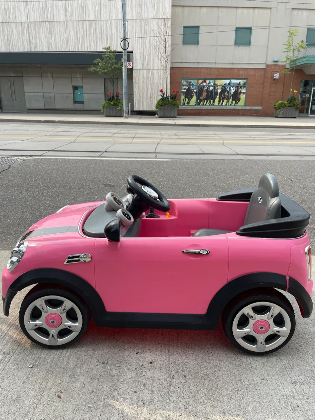 Pink Mini Cooper Ride-On Car for Kids - photo 2