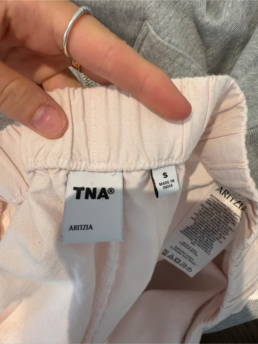 TNA Aritzia Pink Lounge Shorts - photo 2