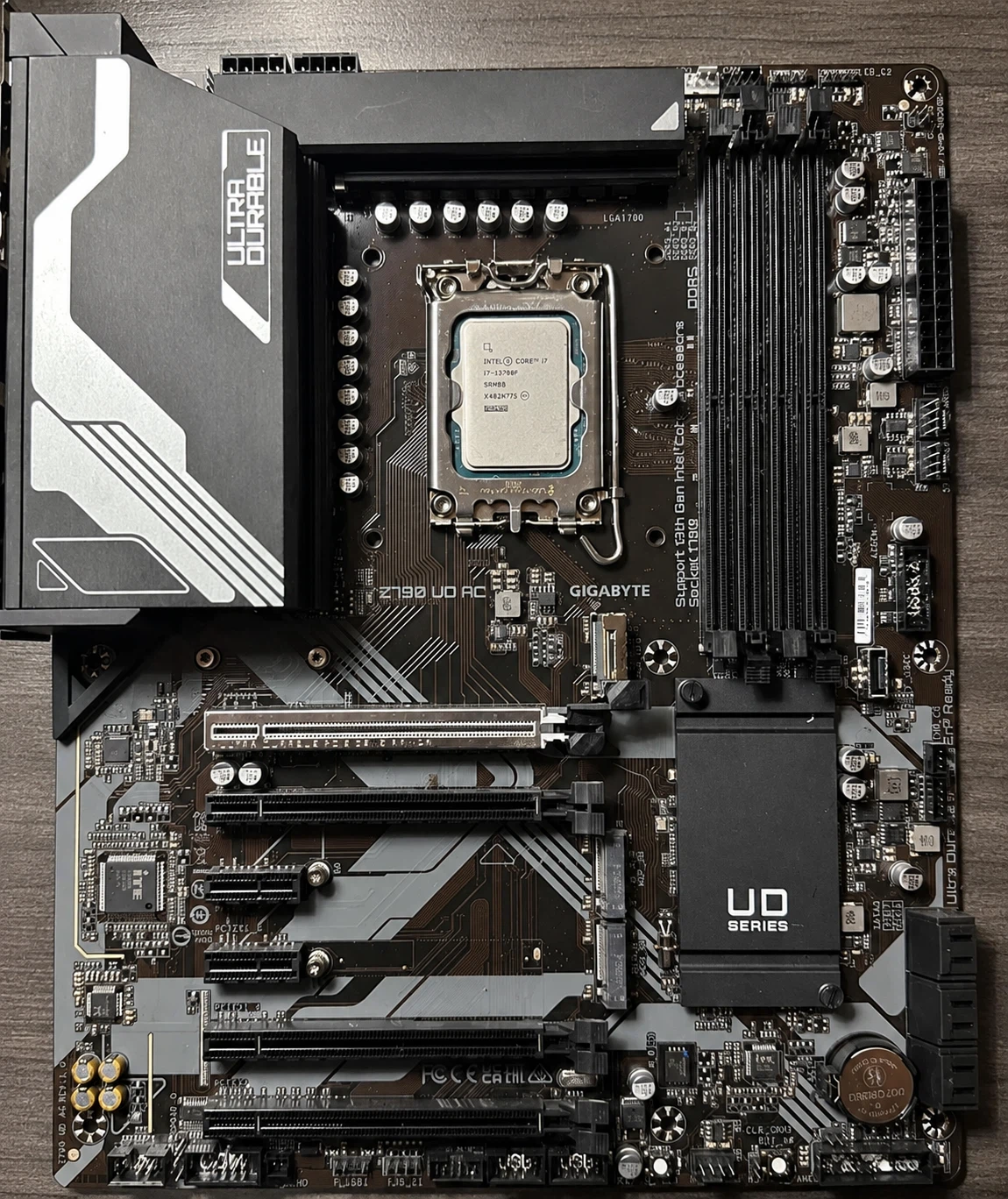 🔥 i7-13700F + GIGABYTE Z790 UD AC DDR5