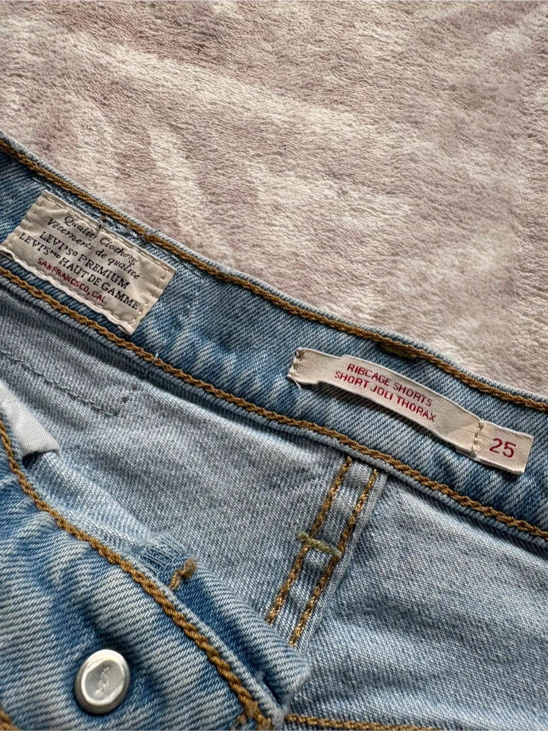 Levi's Ribcage Denim Shorts Size 25 - photo 2
