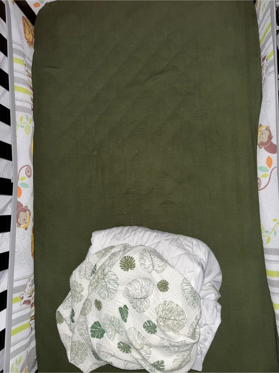 Crib + Mattress + Accessories – Items Starting at $5 - photo 2