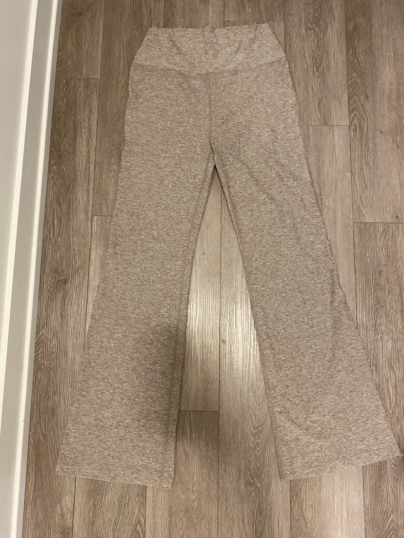 BRAND NEW - Women’s grey/beige fold over yoga pants - photo 3