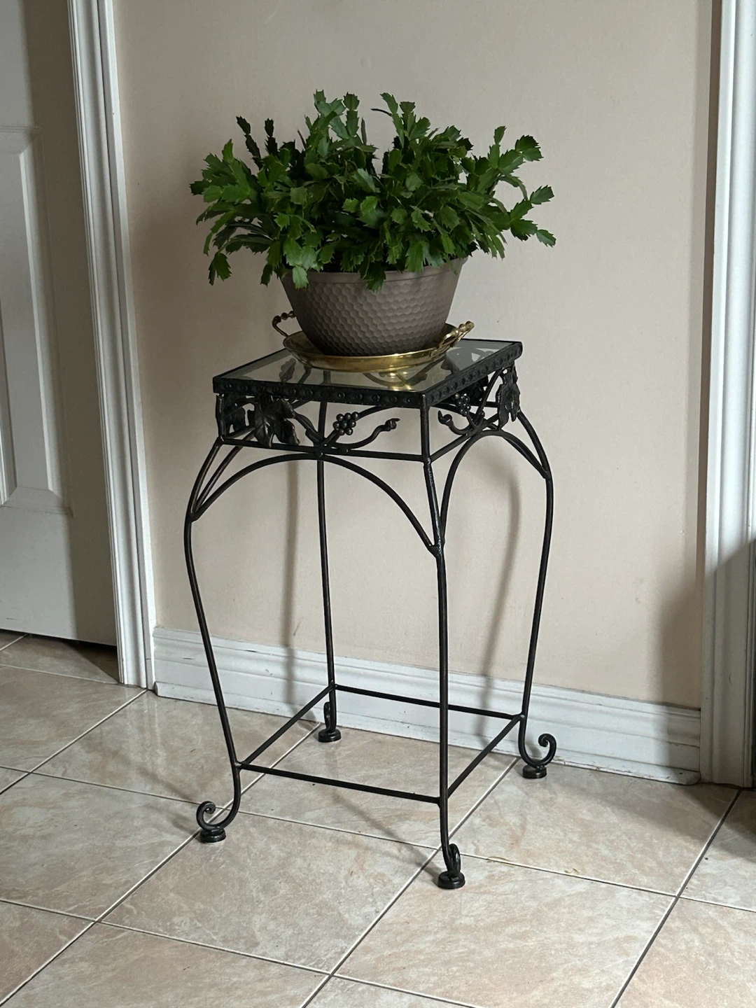 Decorative Metal and Glass plants stand