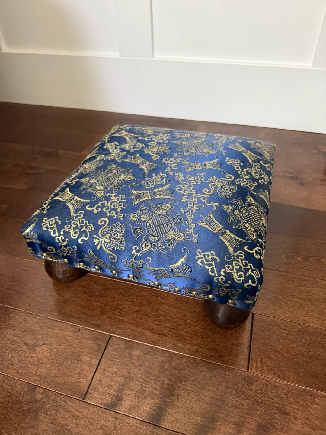 Blue footstool with gold pattern - photo 2