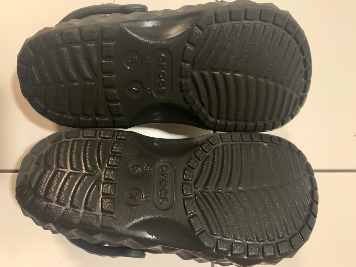 Black Crocs with Minion and Panda Charms - photo 4