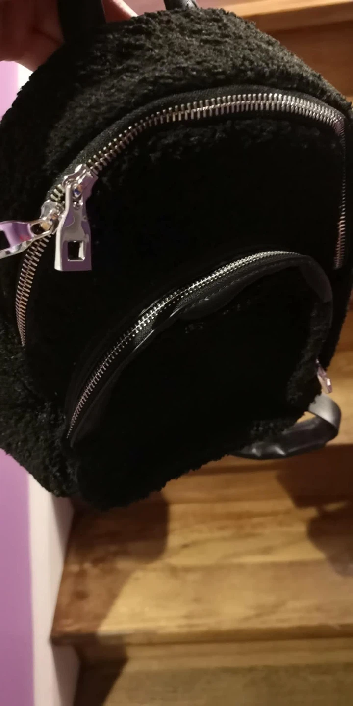 Black fuzzy backpack - photo 3