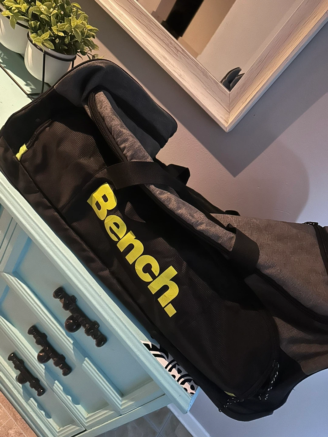 Bench Duffle Bag with Wheels
