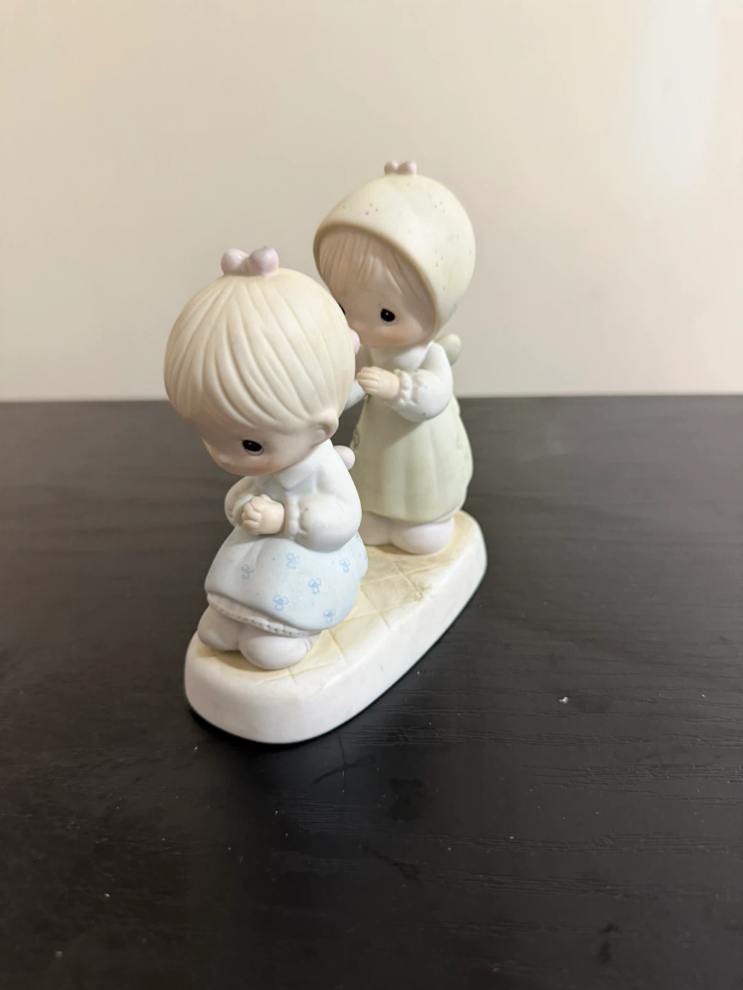 Precious Moments "To A Very Special Sister" Figurine - photo 2