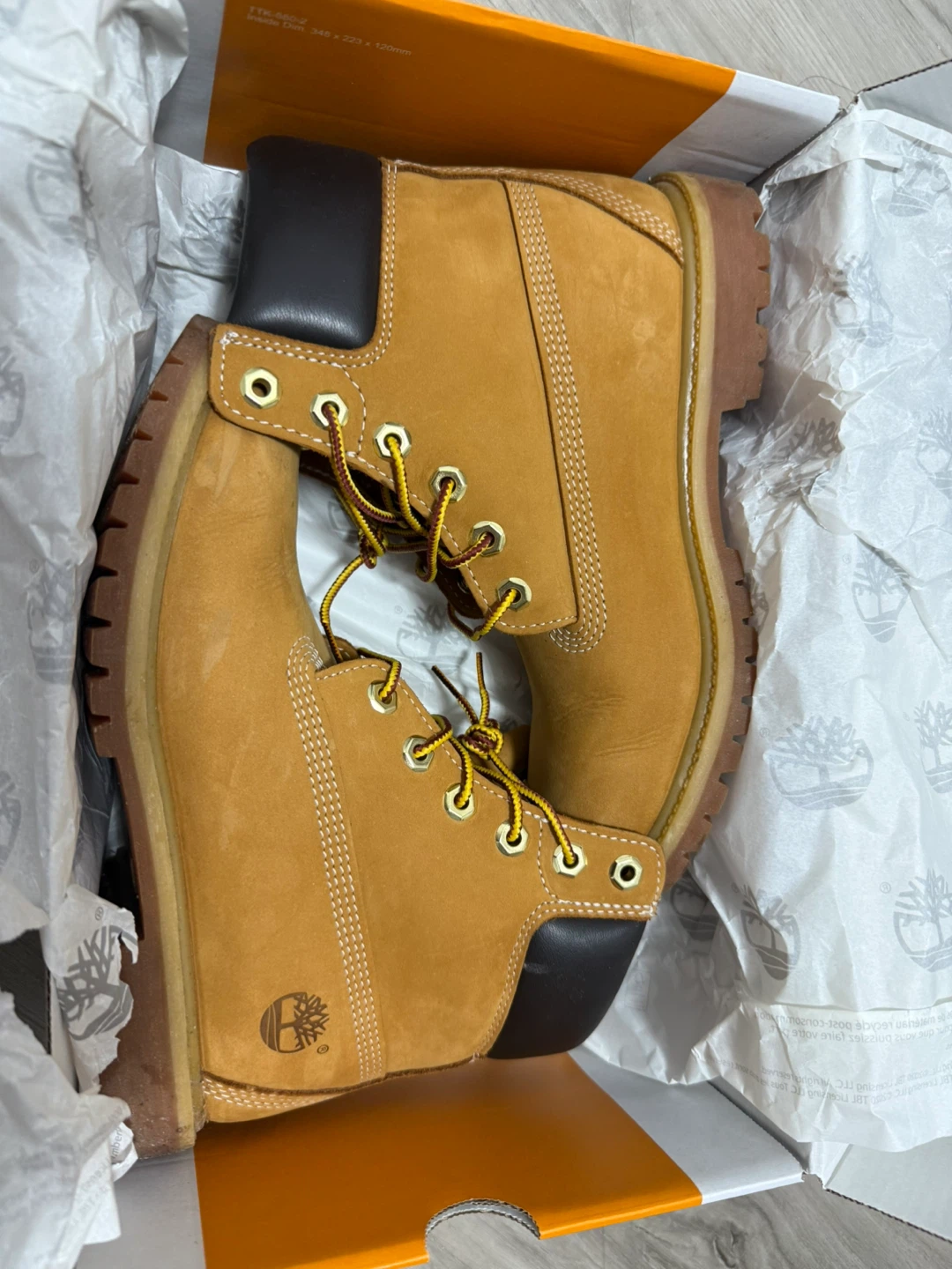 Timberland Women's Waterproof Boots Size 8 - photo 2