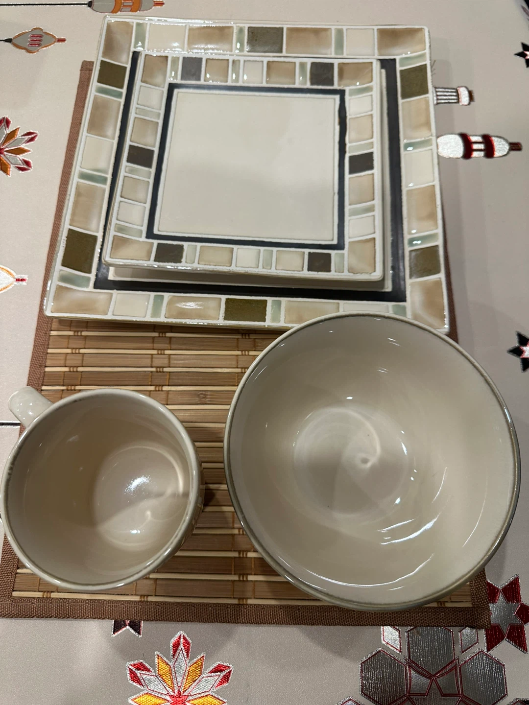 Hometrends Dinnerware Set -Dinner Plate/Salad Plate/Bowl/Mug