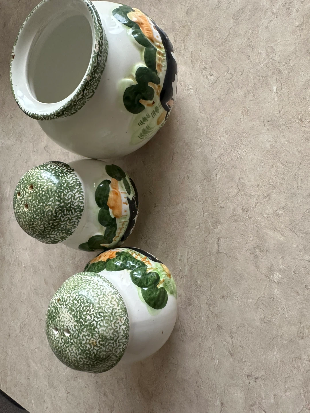 Ceramic Salt and Pepper Shakers with Jar - photo 2