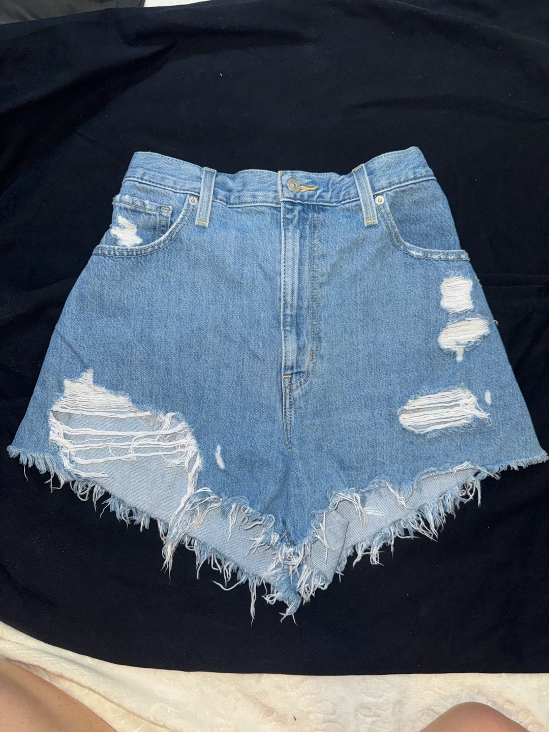 Levi's High Waisted Mom Shorts - Size 32 - photo 2