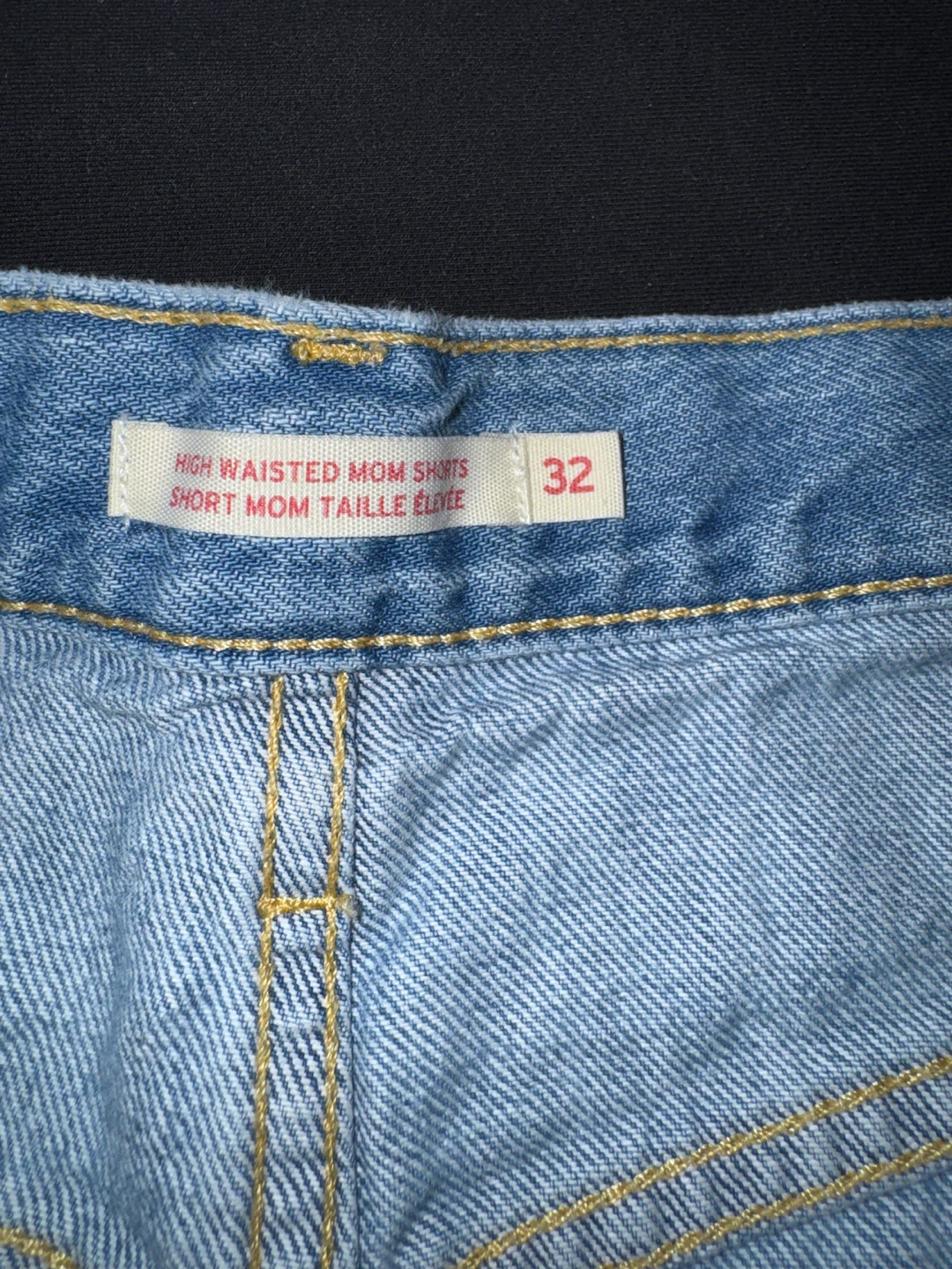 Levi's High Waisted Mom Shorts - Size 32 - photo 4