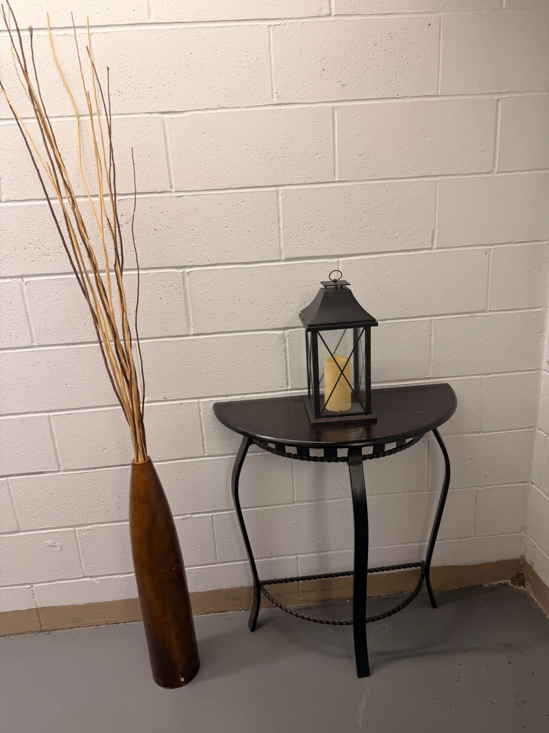 Title: Decorative Console Table, Lantern & Floor Vase Set - photo 3